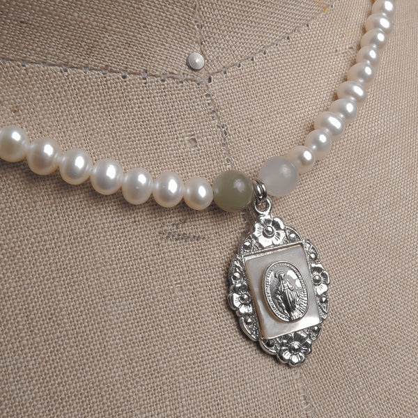Mother Pearl necklace (1 of 1)