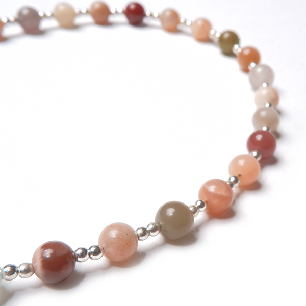 Moon necklace (1of1)